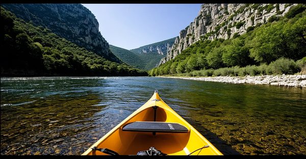 Location canoe ardeche : aventure et nature à vallon pont d'arc